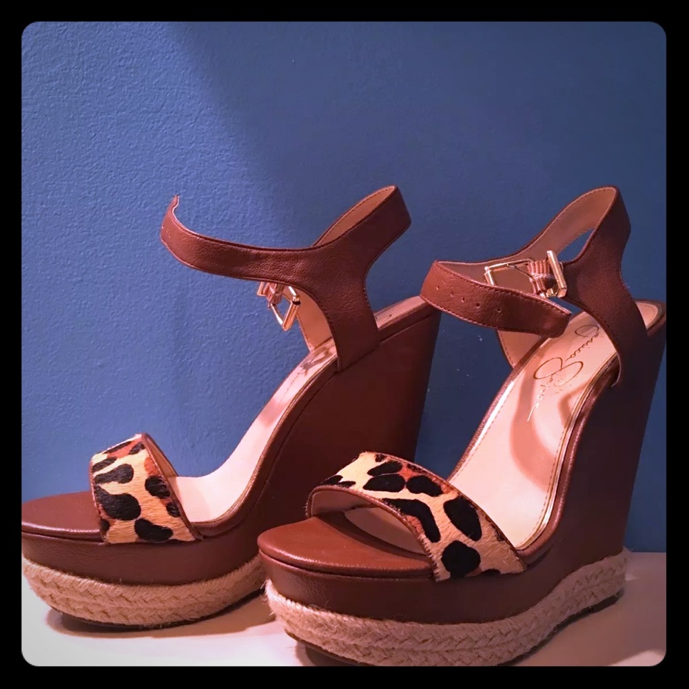 Leopard print platform sandals!